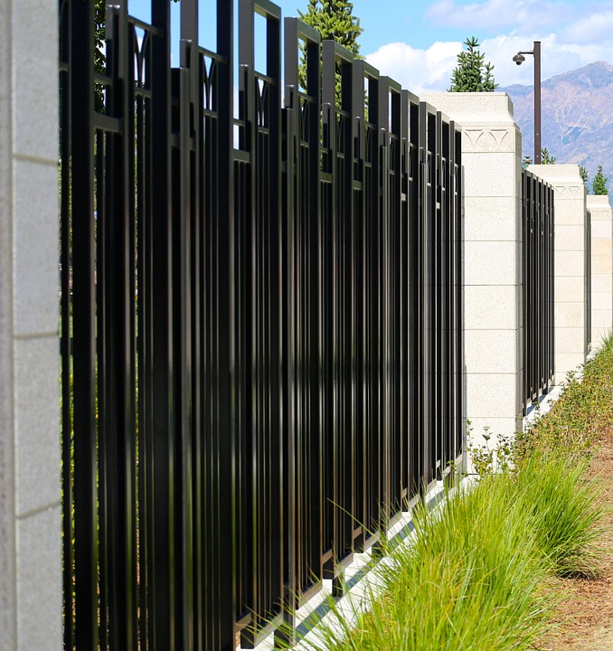how-to-tell-when-your-industrial-gate-needs-repairing